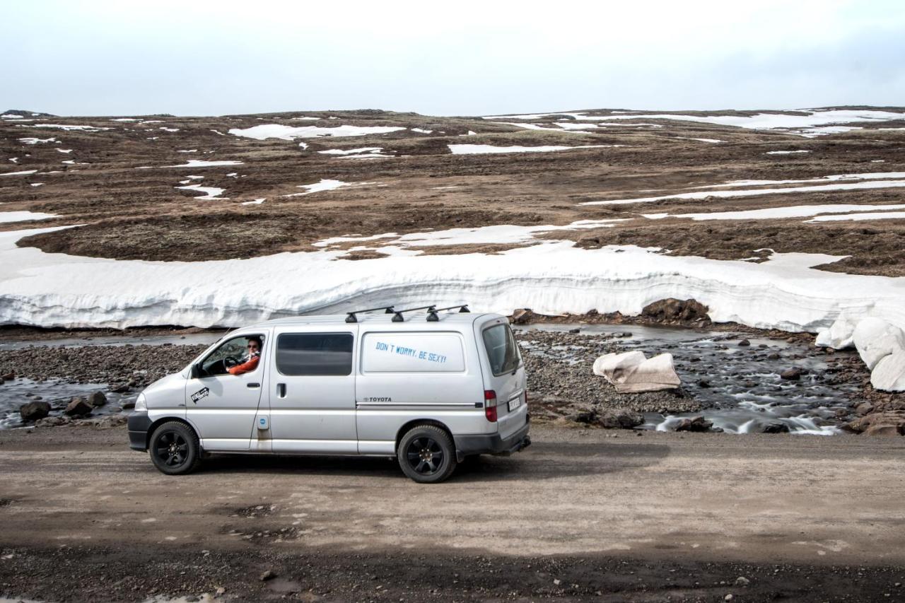 Kuku Campers - Campervans Keflavík Eksteriør bilde